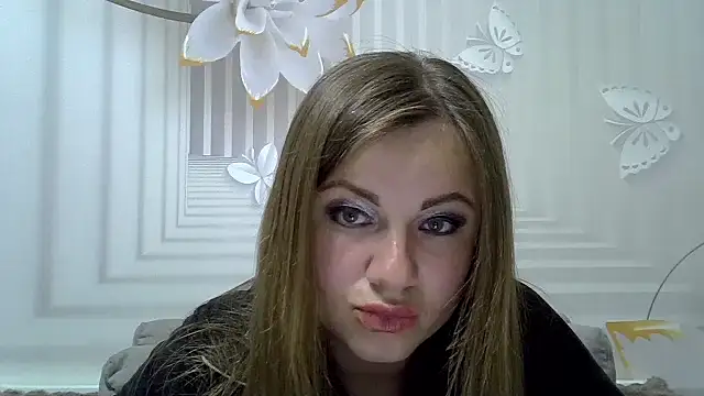 Snapshot of TinaFun4u chatting on 04.23.26 TinaFun4u online show from 04.23.26
