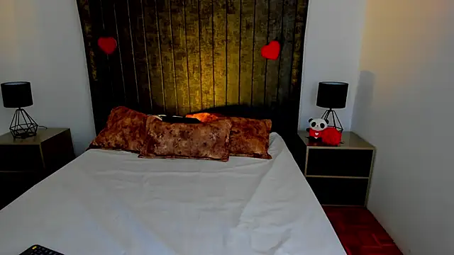 Snapshot of NataGarcia chatting on 02.11.25 NataGarcia online show from 02.11.25