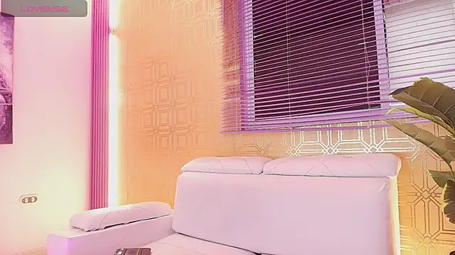 Bella19  online show from 01.18.25