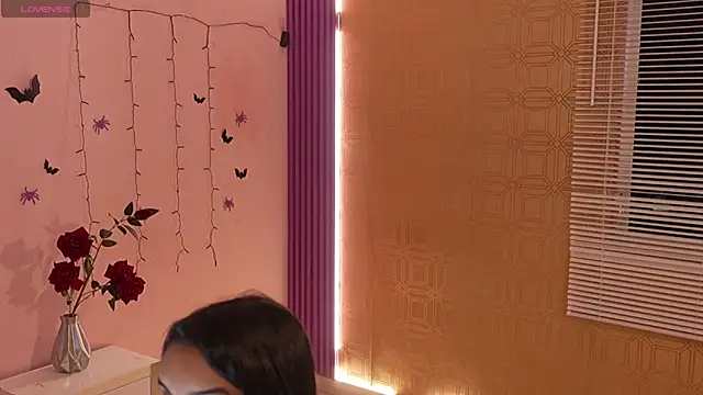 Bella19  online show from 10.21.25