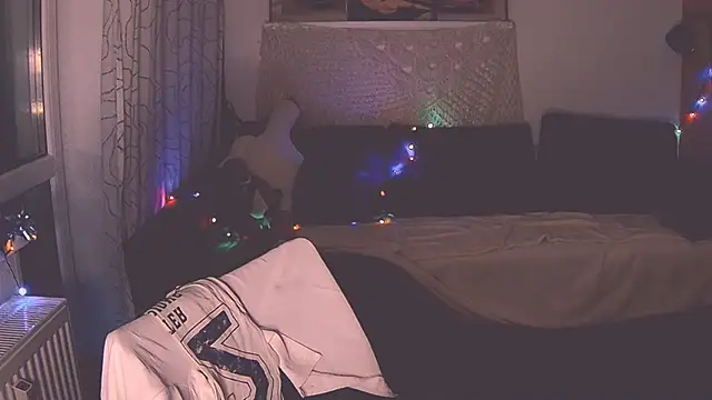 Snapshot of KatiKate chatting on 12.17.24 KatiKate online show from 12.17.24