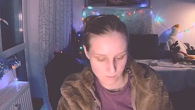 Snapshot of KatiKate chatting on 12.18.24 KatiKate online show from 12.18.24