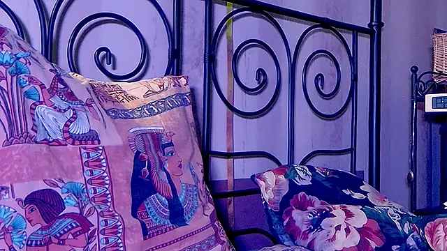 Snapshot of KatiKate chatting on 01.25.25 KatiKate online show from 01.25.25