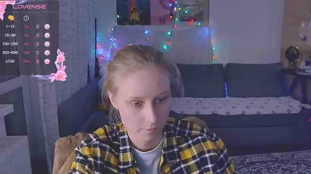 Snapshot of KatiKate chatting on 03.09.25 KatiKate online show from 03.09.25