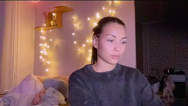 Snapshot of KatiKate chatting on 09.23.25 KatiKate online show from 09.23.25