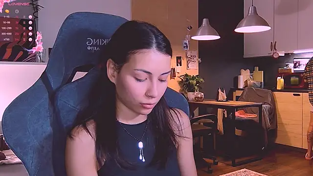 Snapshot of KatiKate chatting on 10.21.25 KatiKate online show from 10.21.25