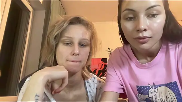 Snapshot of KatiKate chatting on 10.26.25 KatiKate online show from 10.26.25