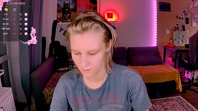 Snapshot of KatiKate chatting on 12.03.25 KatiKate online show from 12.03.25