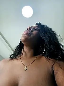 KloheCurvy online show from 12.17.24