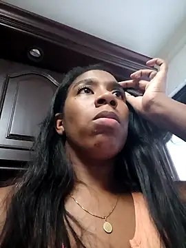 KloheCurvy online show from 12.19.24