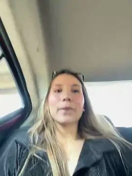 SophieRaily  online show from 02.21.25