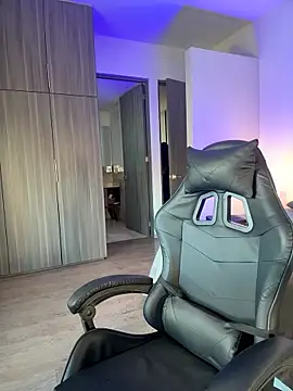 SophieRaily  online show from 11.04.25