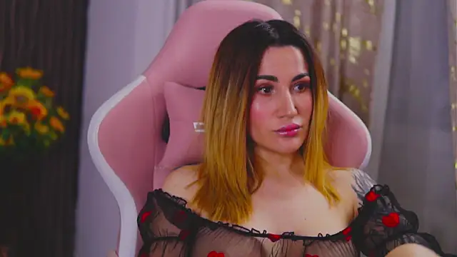 Snapshot of KimSkyex chatting on 02.24.25 KimSkyex online show from 02.24.25