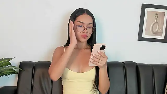 Mia petite01 online show from 09.17.25