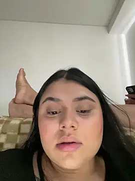 alissonfernandez  online show from 02.22.25