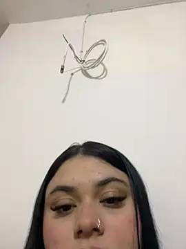 Snapshot of alissonfernandez_ chatting on 05.02.26 alissonfernandez online show from 05.02.26