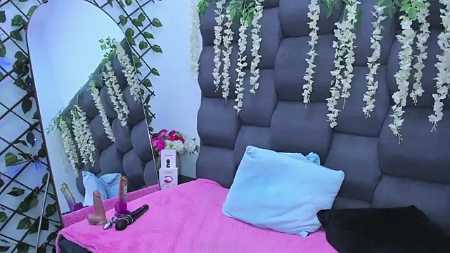 SophiaButt  online show from 03.11.26