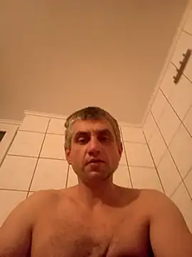 Snapshot of Gotowy40 chatting on 10.26.25 Gotowy40 online show from 10.26.25