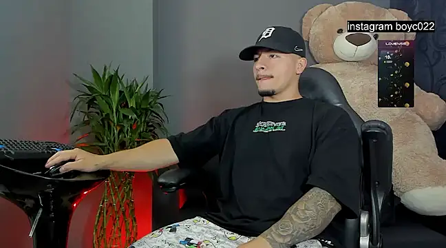 boyc022  online show from 02.18.25