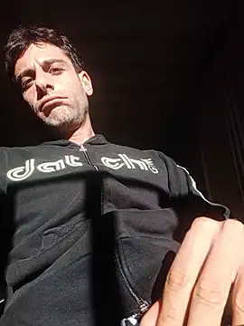 Snapshot of MrTamburine22 chatting on 11.05.25 MrTamburine22 online show from 11.05.25