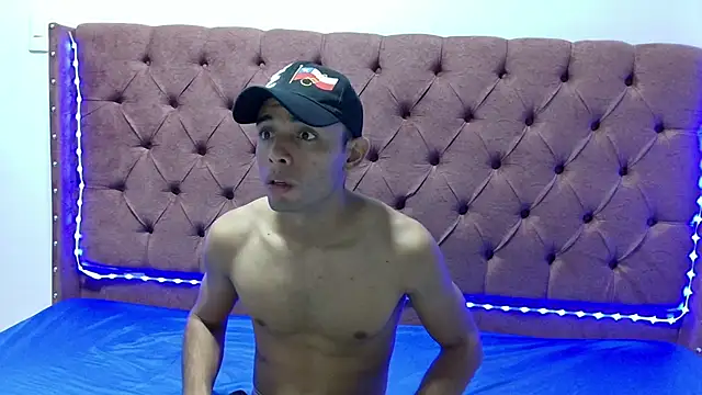 smiths couple online show from 01.18.25