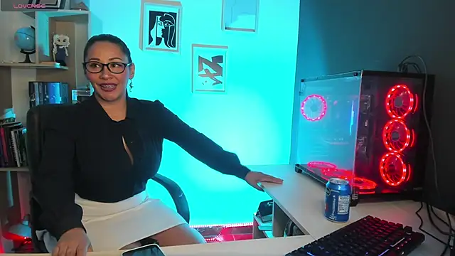 Snapshot of Sue_Wolls chatting on 01.14.25 Sue Wolls online show from 01.14.25