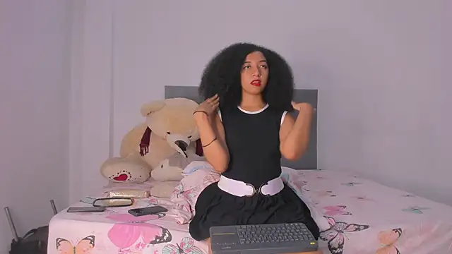 Snapshot of NAHOMI_MILLER chatting on 01.17.25 NAHOMI MILLER online show from 01.17.25