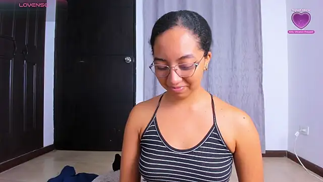 Snapshot of NAHOMI_MILLER chatting on 10.01.25 NAHOMI MILLER online show from 10.01.25