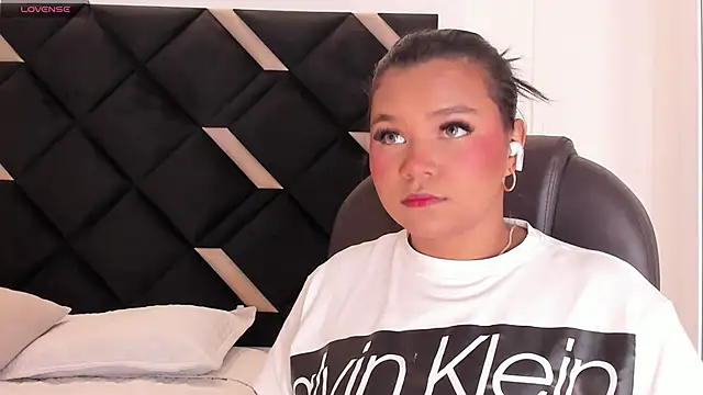 Carolina Evanss online show from 12.04.25