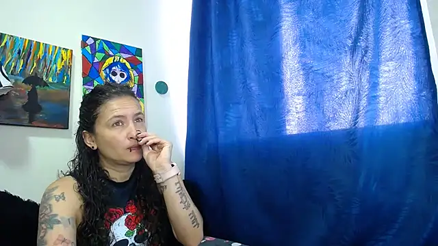 Snapshot of Leyla_Horny_Bg chatting on 09.11.25 Leyla Horny Bg online show from 09.11.25