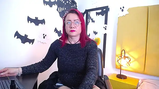 Lupiita223 online show from 10.21.25