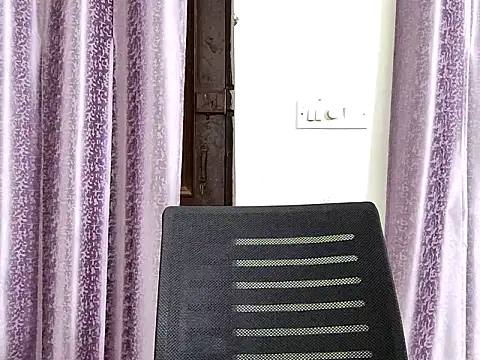 Snapshot of samosa73 chatting on 09.24.25 samosa73 online show from 09.24.25