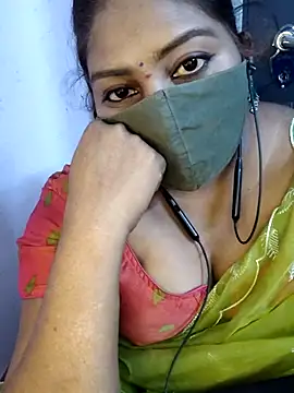Snapshot of RomeoJuliet345 chatting on 04.18.26 RomeoJuliet345 online show from 04.18.26