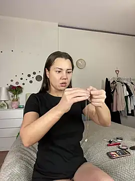 MiraMiss online show from 03.10.25