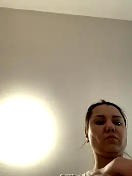 MiraMiss online show from 12.04.25