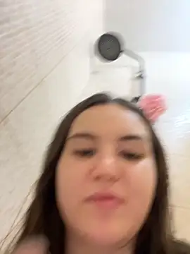 Snapshot of BritneyLix chatting on 09.10.25 BritneyLix online show from 09.10.25