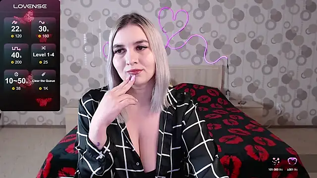 Snapshot of crystal_baby chatting on 12.21.24 crystal baby online show from 12.21.24