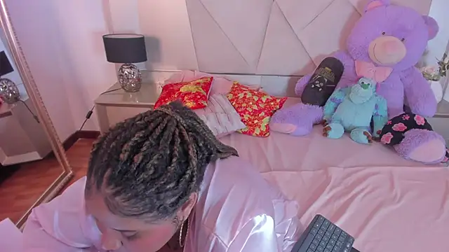 Snapshot of RAVENDIPAUL chatting on 12.27.24 RAVENDIPAUL online show from 12.27.24