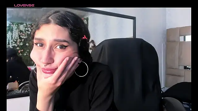 Queenjenn   online show from 02.13.25