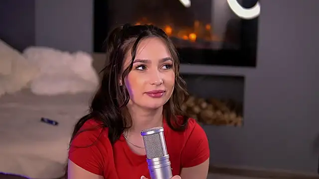 Snapshot of VixenAmour chatting on 02.07.25 VixenAmour online show from 02.07.25