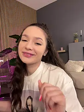 Snapshot of VixenAmour chatting on 03.05.25 VixenAmour online show from 03.05.25