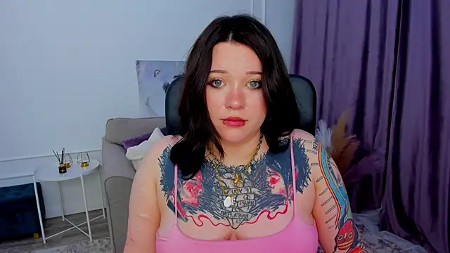 Snapshot of MoonLghte chatting on 02.24.25 MoonLghte online show from 02.24.25