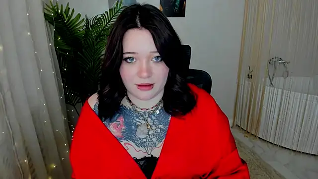 Snapshot of MoonLghte chatting on 02.27.25 MoonLghte online show from 02.27.25