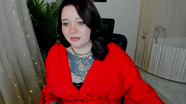 Snapshot of MoonLghte chatting on 02.28.25 MoonLghte online show from 02.28.25