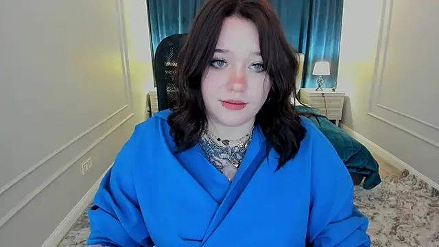 Snapshot of MoonLghte chatting on 03.05.25 MoonLghte online show from 03.05.25