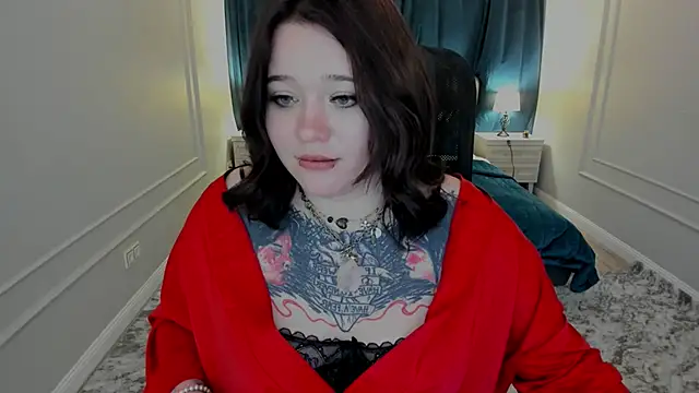 Snapshot of MoonLghte chatting on 03.05.25 MoonLghte online show from 03.05.25