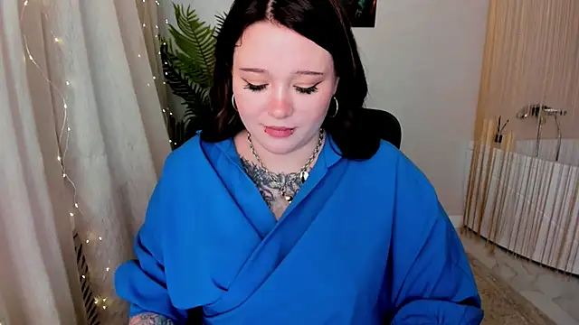 Snapshot of MoonLghte chatting on 03.12.25 MoonLghte online show from 03.12.25