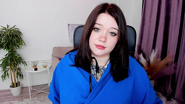 Snapshot of MoonLghte chatting on 03.19.25 MoonLghte online show from 03.19.25