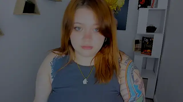 Snapshot of MoonLghte chatting on 10.08.25 MoonLghte online show from 10.08.25