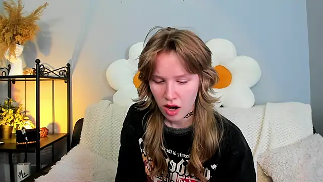 Snapshot of EvaStevs chatting on 02.15.25 EvaStevs online show from 02.15.25